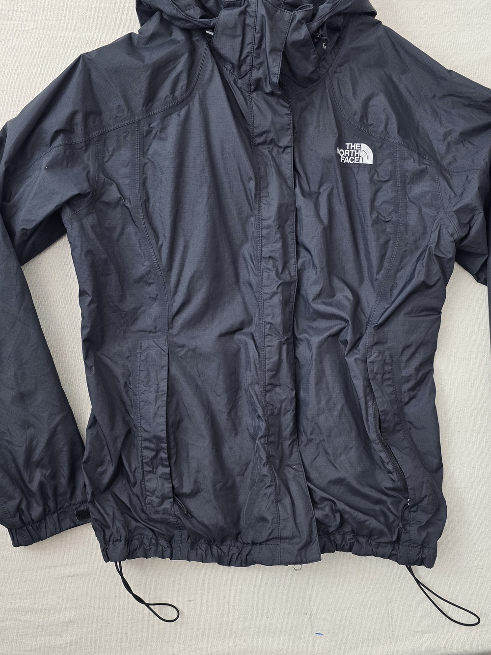 The North Face Women’s XL HyVent Waterproof Hooded Rain Jacket Black Lightweight